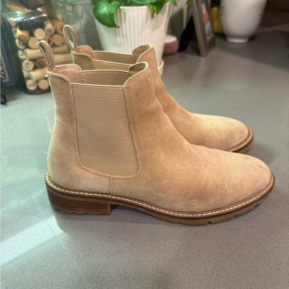 Steve Madden Tan Suede Chelsea Boots
